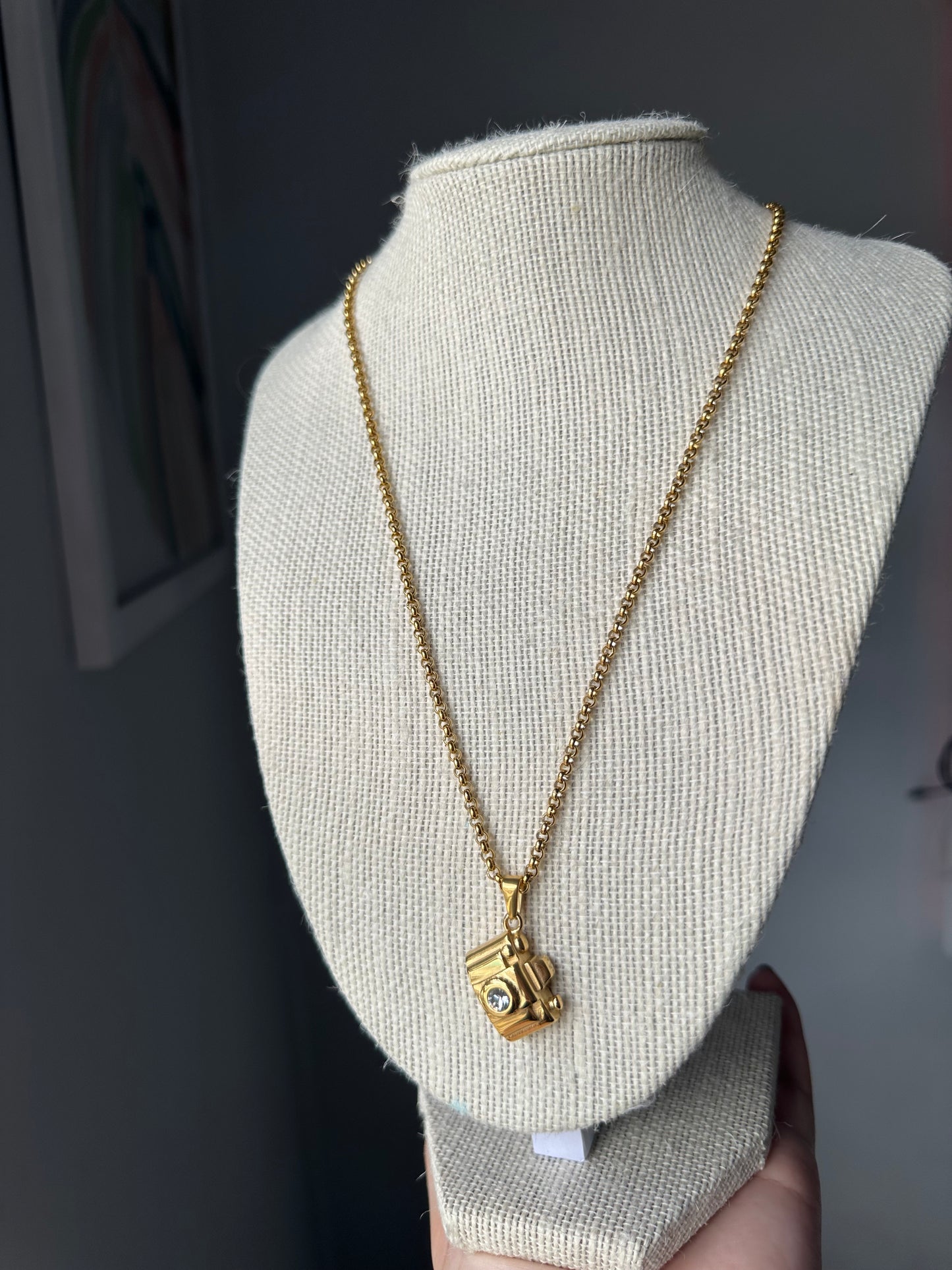 Cámara necklace