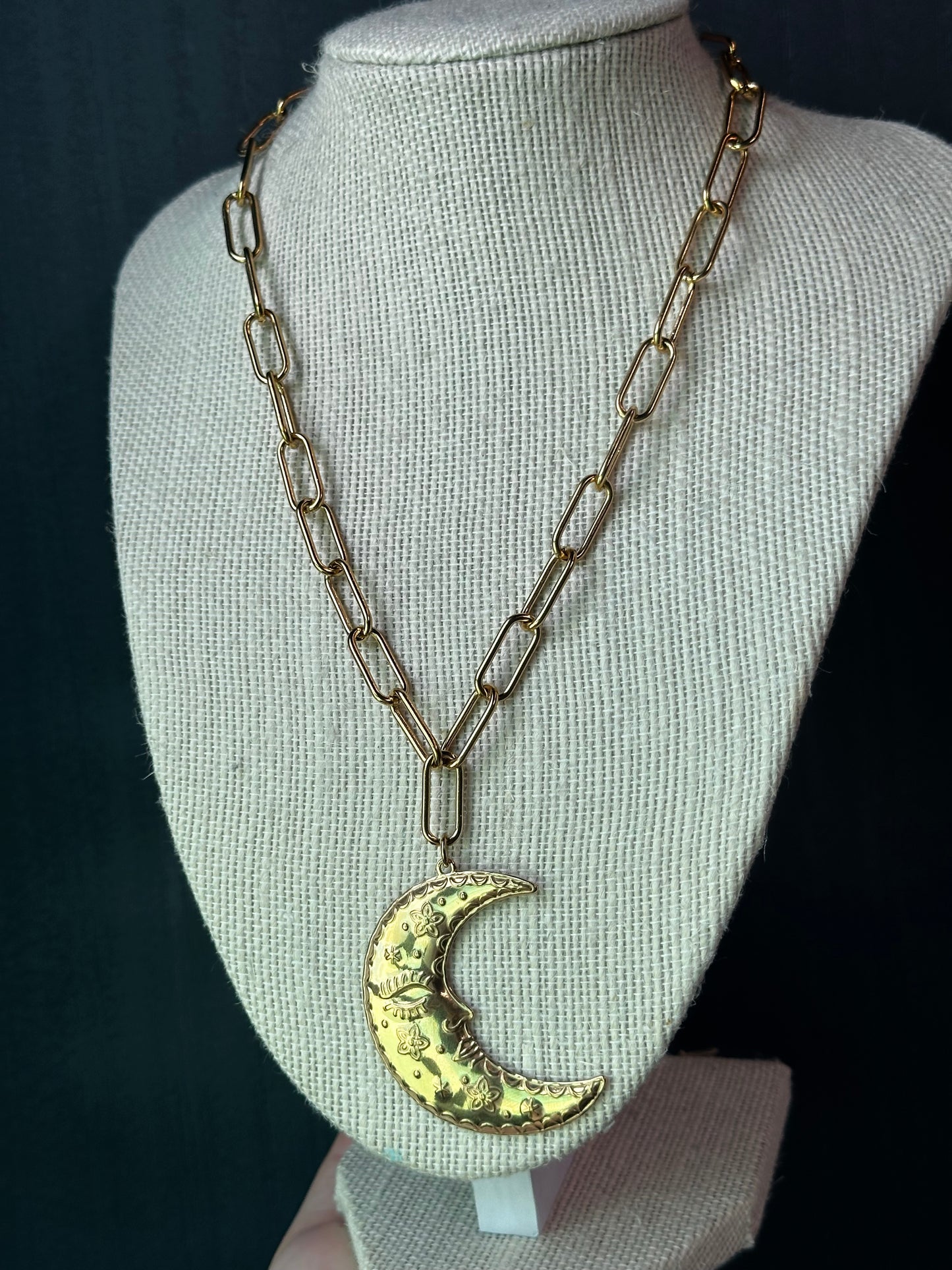 Luna necklace