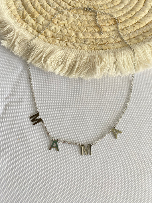 Mamá necklace