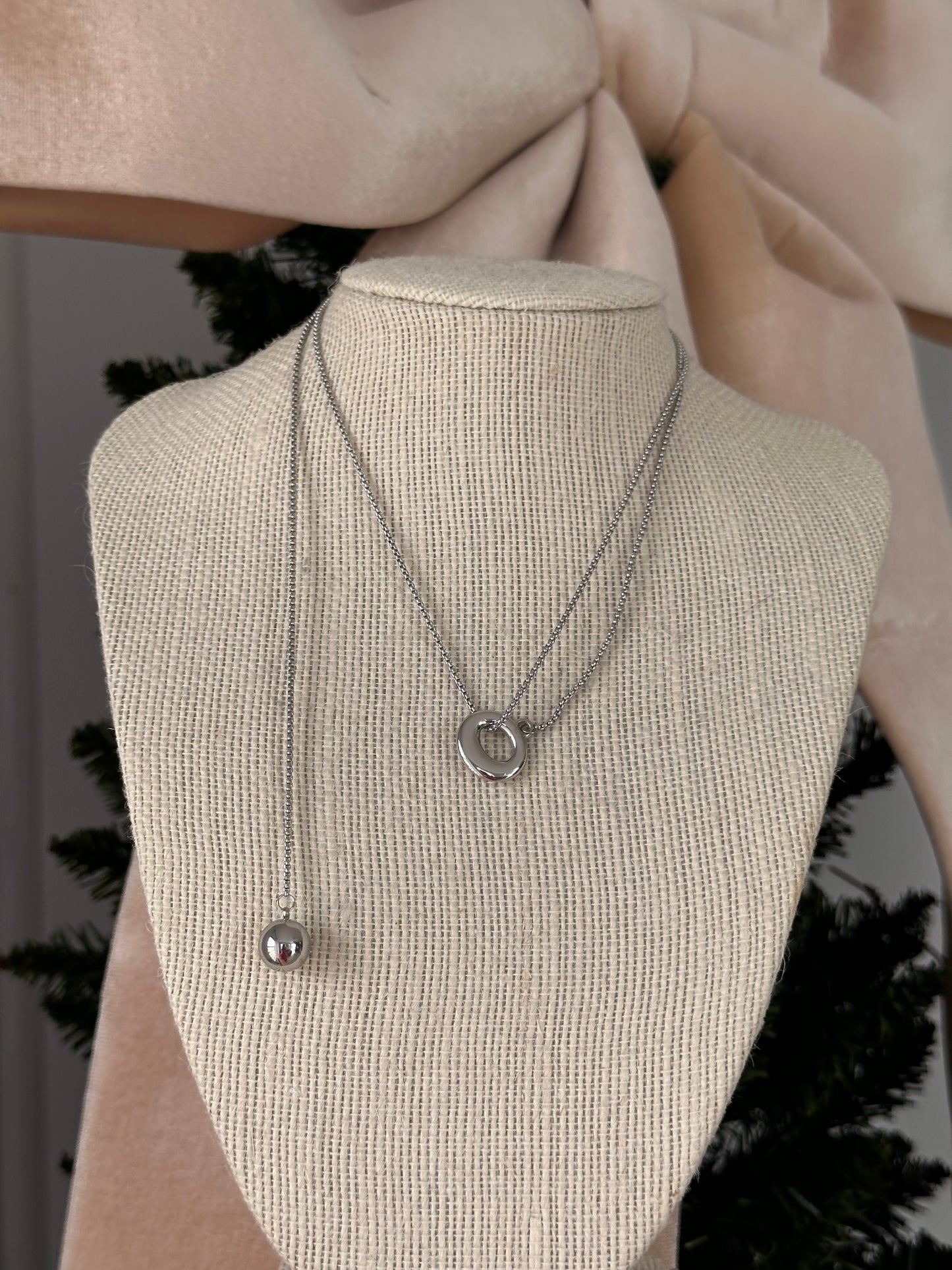 Large necklace