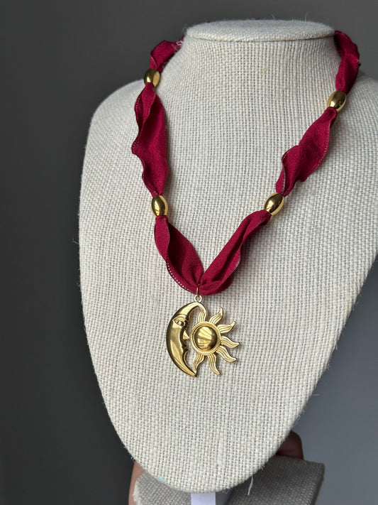 Solu necklace