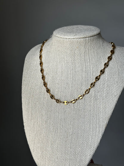 Relikia necklace