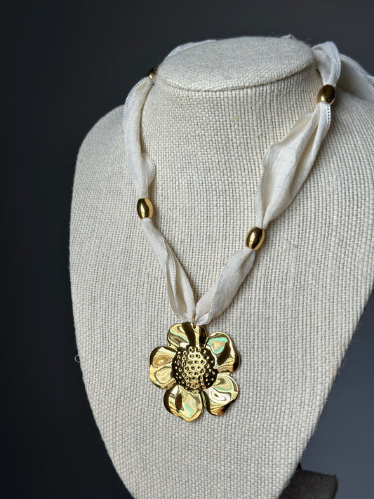 Flower necklace